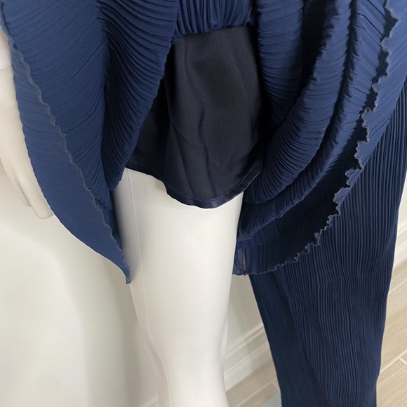 Misha Collection Larissa Pantsuit Deep V-Back Sleeveless Pleated Jumpsuit Size 6 - Picture 16 of 16